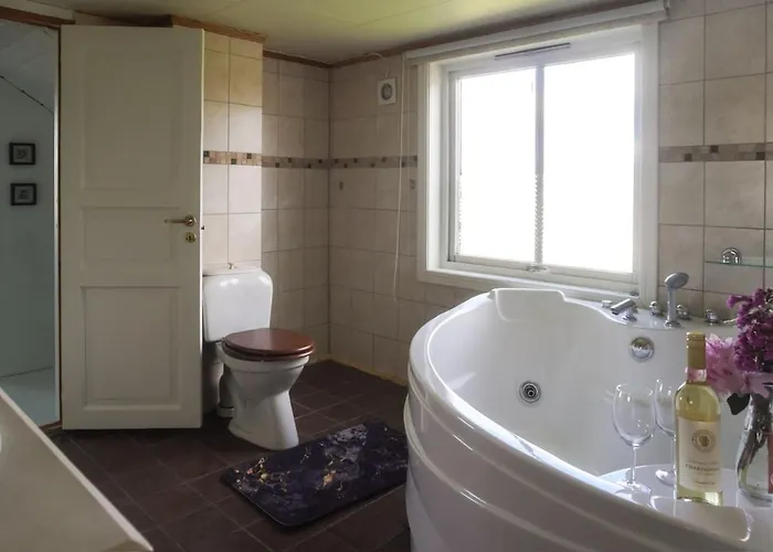 Oye Pa Landet, 3 Bedrooms