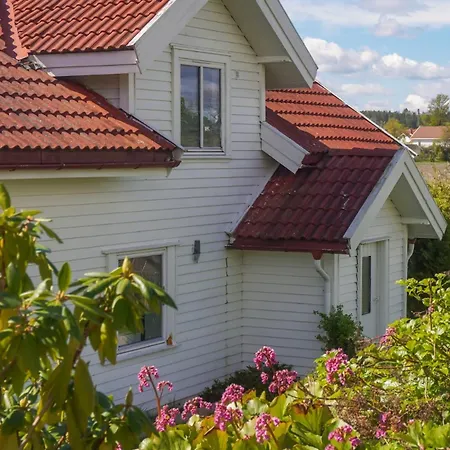 Oye Pa Landet, 3 Bedrooms